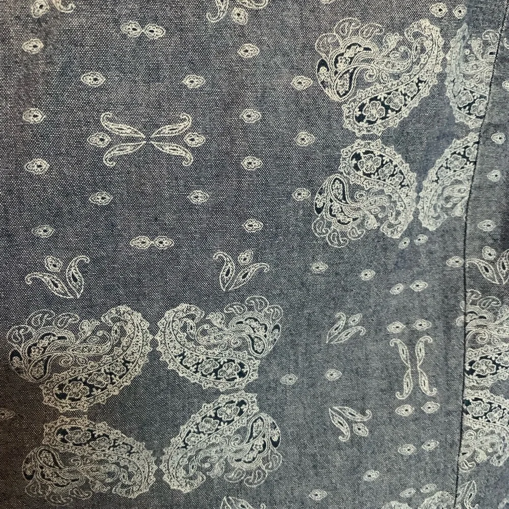 Levi’s long sleeve paisley jean colored shirt S - Picture 5 of 9